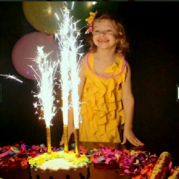 16 Birthday Candles - Picture 5 of 6